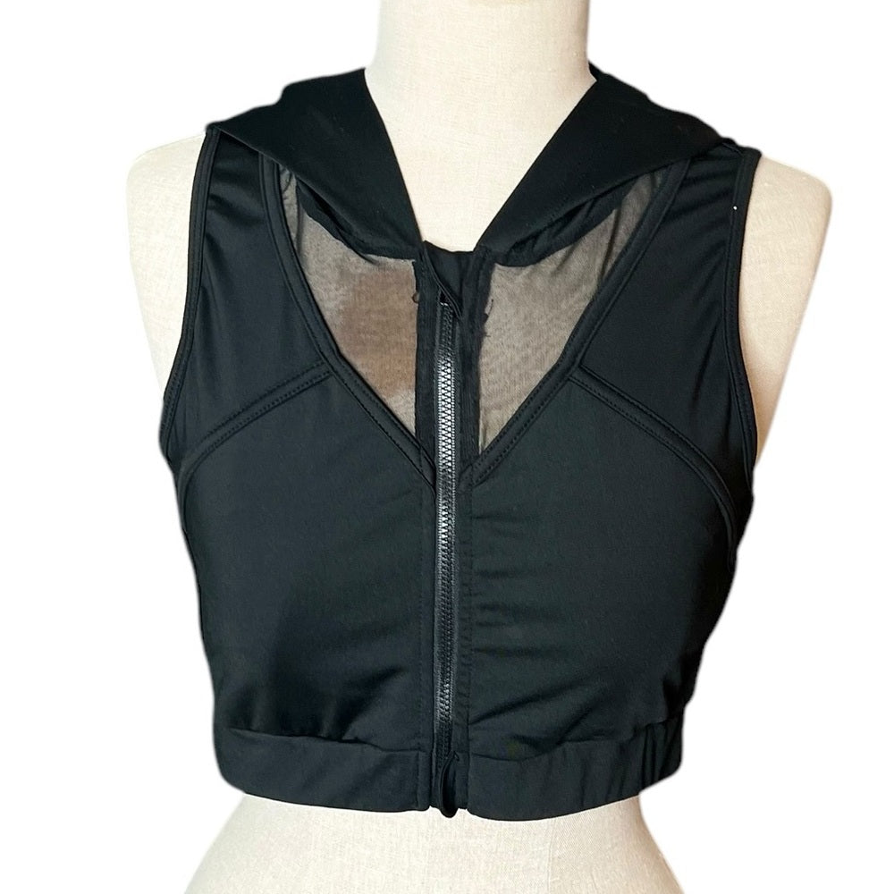 CROP TOP hooded with built in bra
