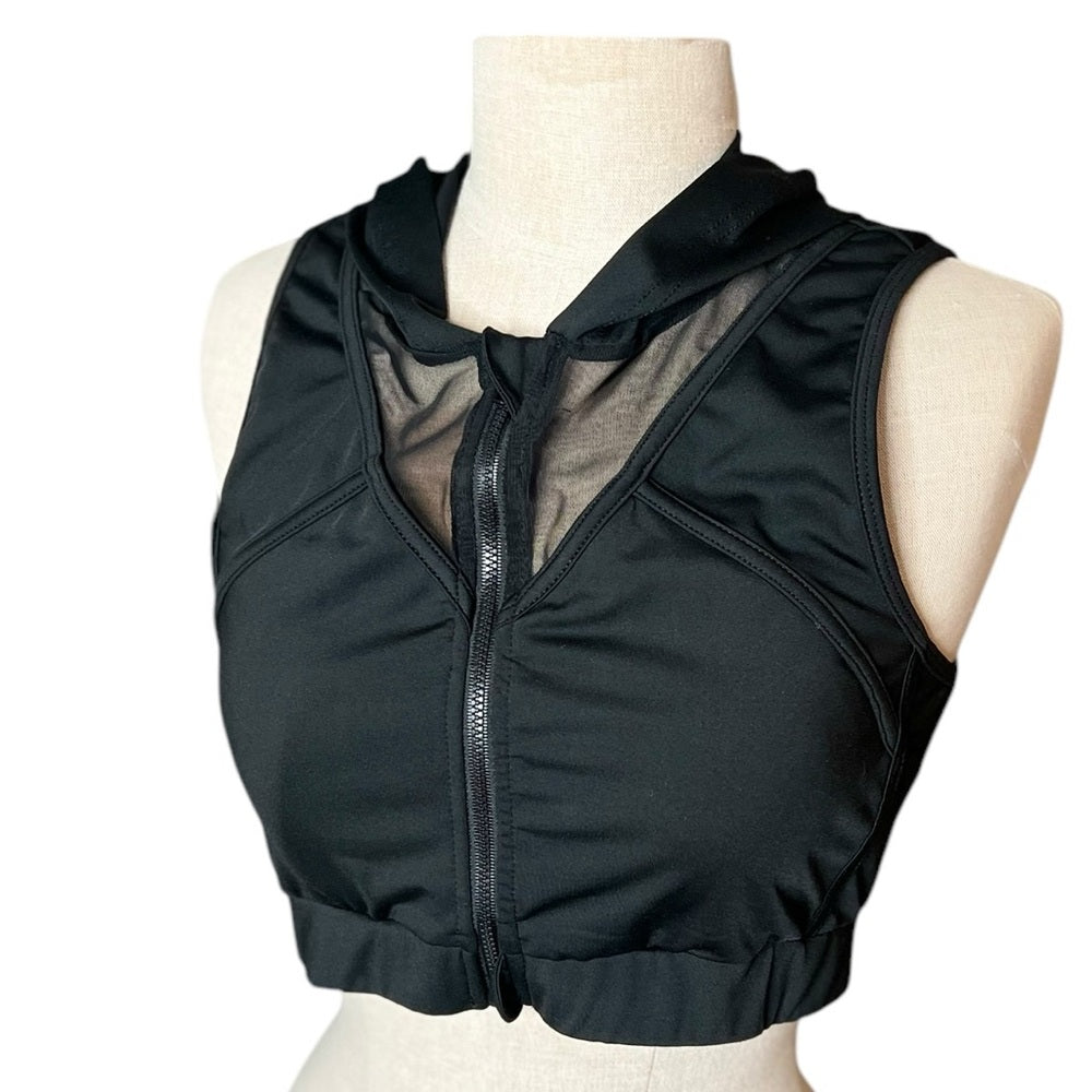 CROP TOP hooded with built in bra