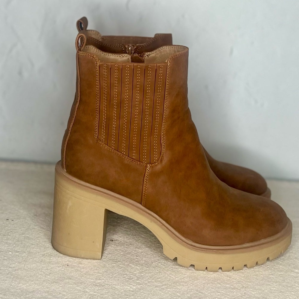 DOLCE VITA ankle boots