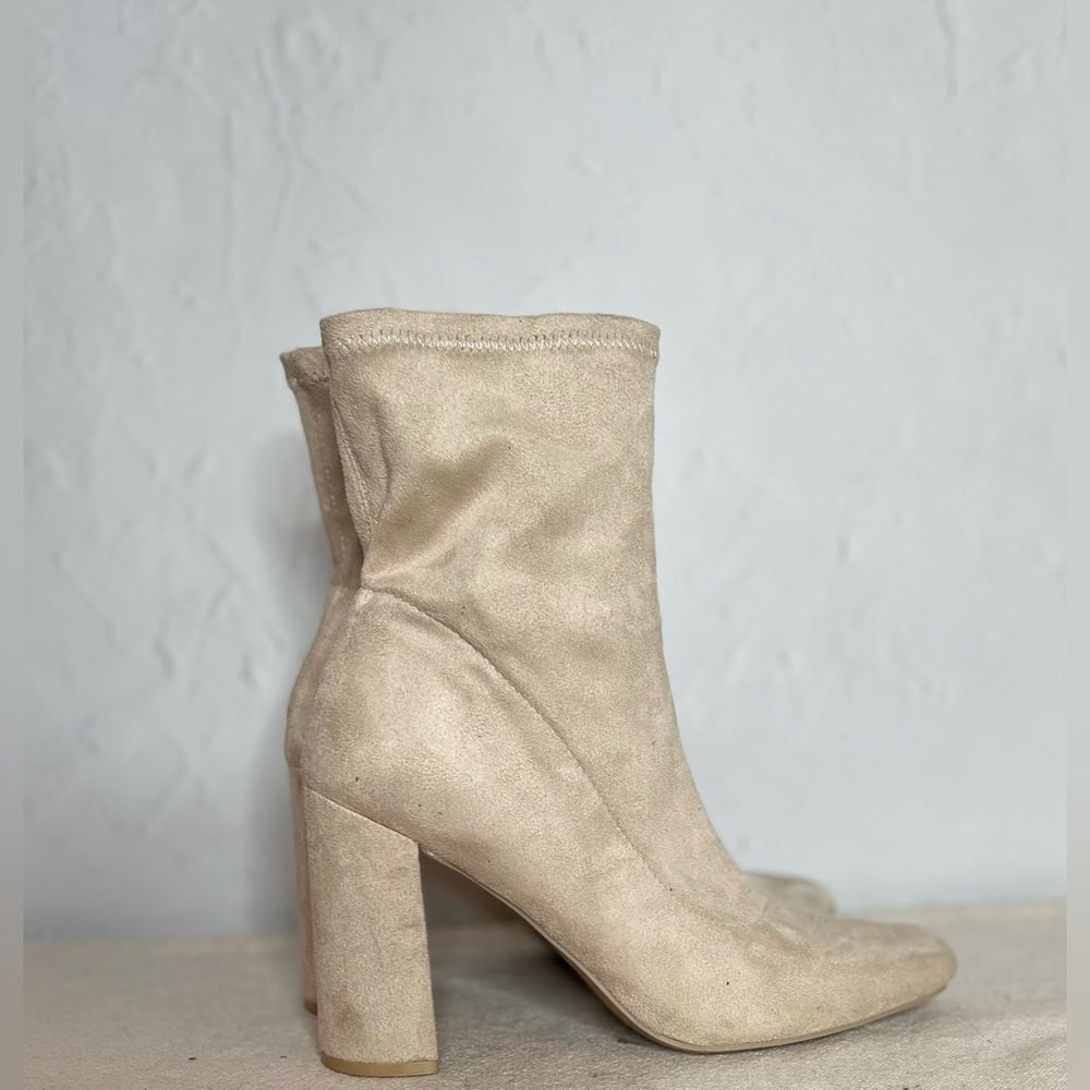FOREVER 21 off white mid high heeled boots