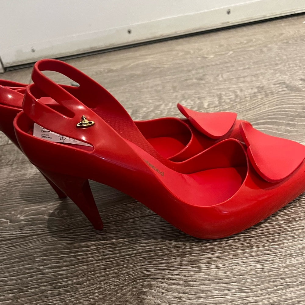 VIVIENNE WESTWOOD Red patent heart heels