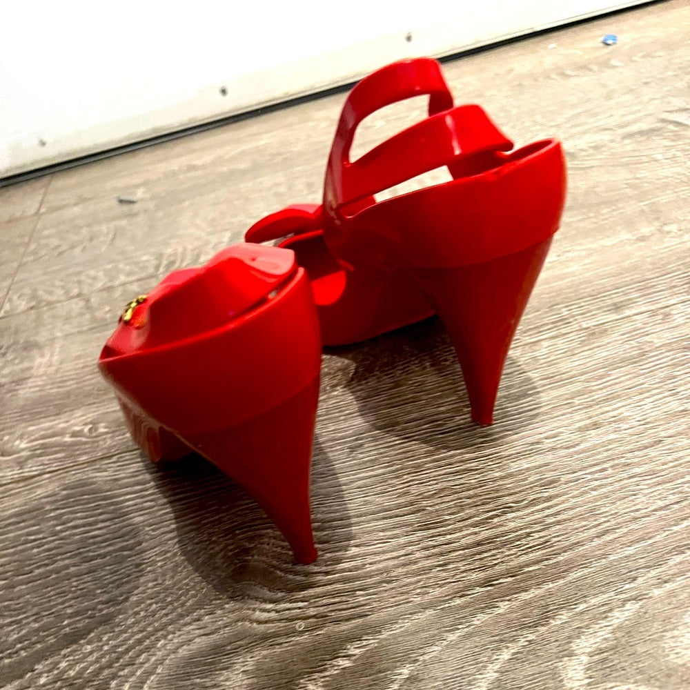 VIVIENNE WESTWOOD Red patent heart heels