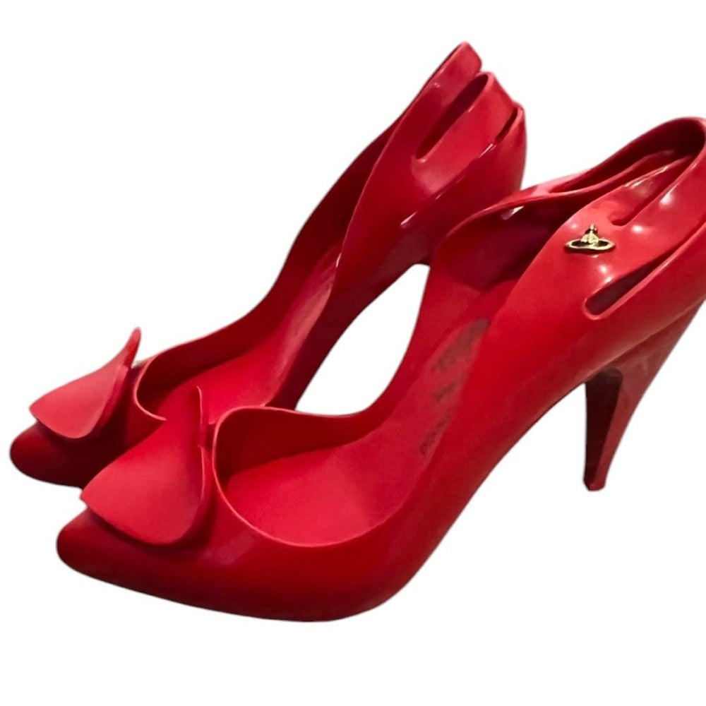 VIVIENNE WESTWOOD Red patent heart heels