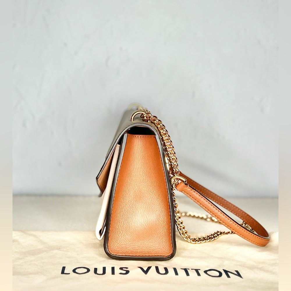 LOUIS VUITTON Lockme calfskin should bag with chain strap