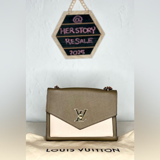 LOUIS VUITTON Lockme calfskin should bag with chain strap