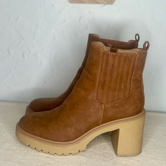 DOLCE VITA ankle boots